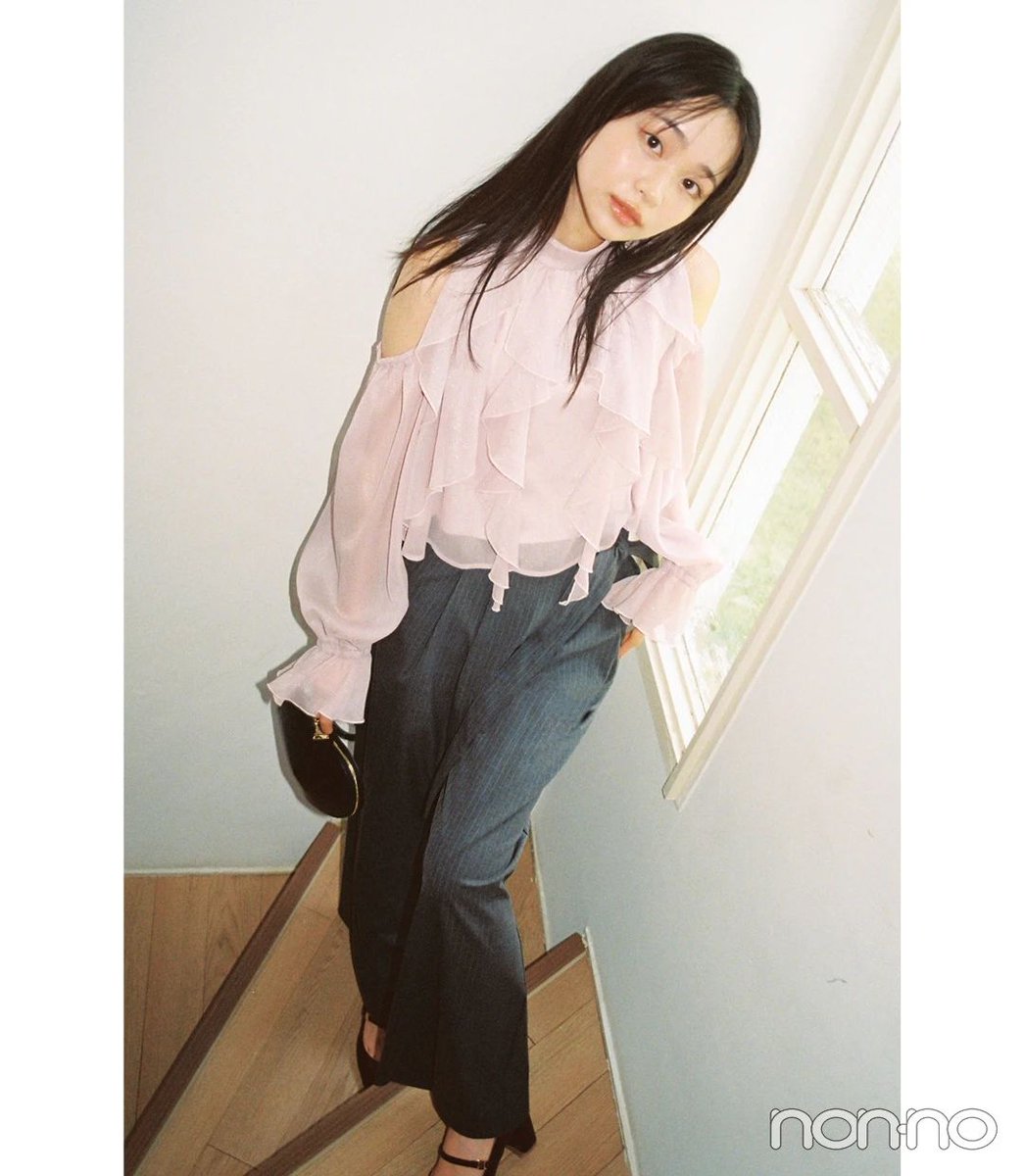 nonno_staff's tweet photo. #林芽亜里 が提案する
NEWスタイル「めあガーリー」🎀

パンツを合わせて
甘さをほどよくセーブ。

大人ガーリーなフリルトップスコーデとは❔
▶▷ https://t.co/IptQ7TZyfe https://t.co/bZs4TlS5Io