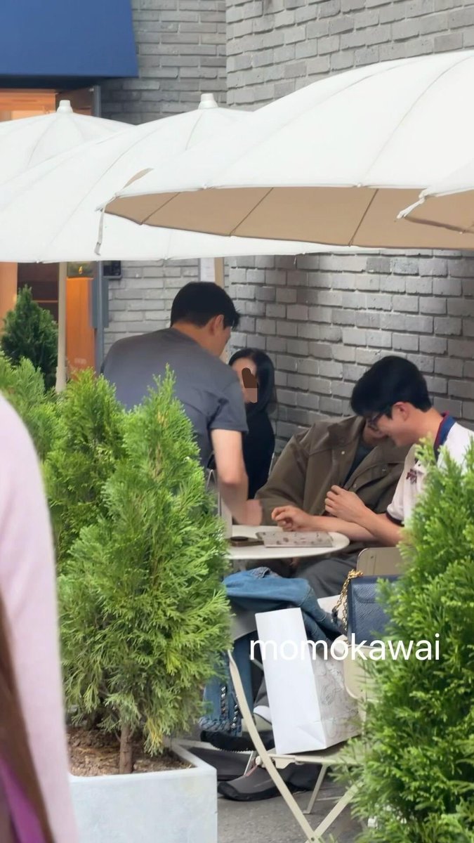 Habiba522570137's tweet photo. Songkang with taehyung spotted together once again omgggg 😭😍🥰 best friend 🧡 #songkang #taehyung https://t.co/KduMwV2Eno
