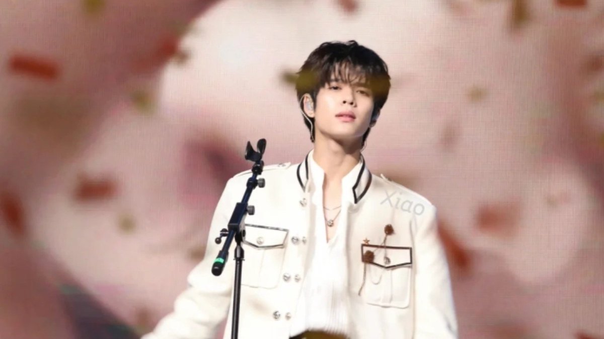 _ohnana53's tweet photo. You are shining so bright!  😭

NT1 STILL HERE TOUR HZ CALLING

#NexT1DEStillHereinHangzhou
#DORN #DornKhumraj
#NexT1DE_DORN #NexT1DE

cr. __-阿上头了
📌​https://t.co/W3NyvFdnw7 https://t.co/DrPyte9Rk4