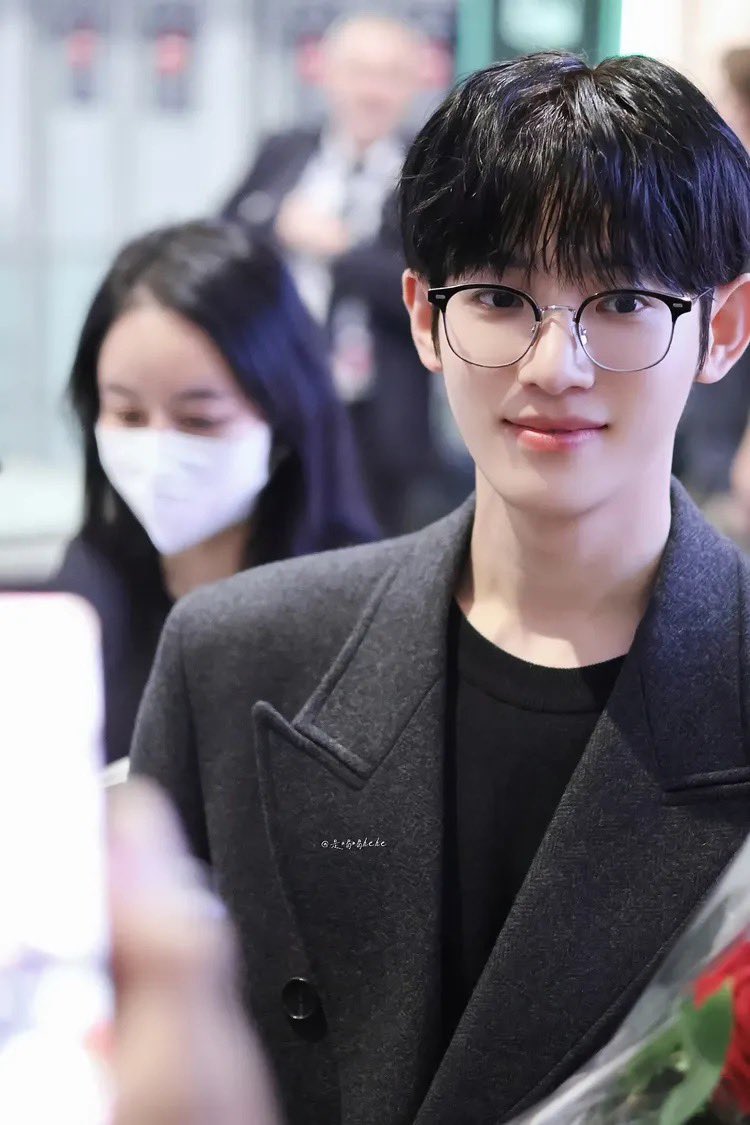 truemilkrep11's tweet photo. Liều thuốc chữa lành 
Vitamin ngày mới
Siwoo iu dấu 

BONNE JOURNÉE SIWOO #PARKSIWOO  #PARKSIWOOPFWSS27 https://t.co/0zGdM6GfyE