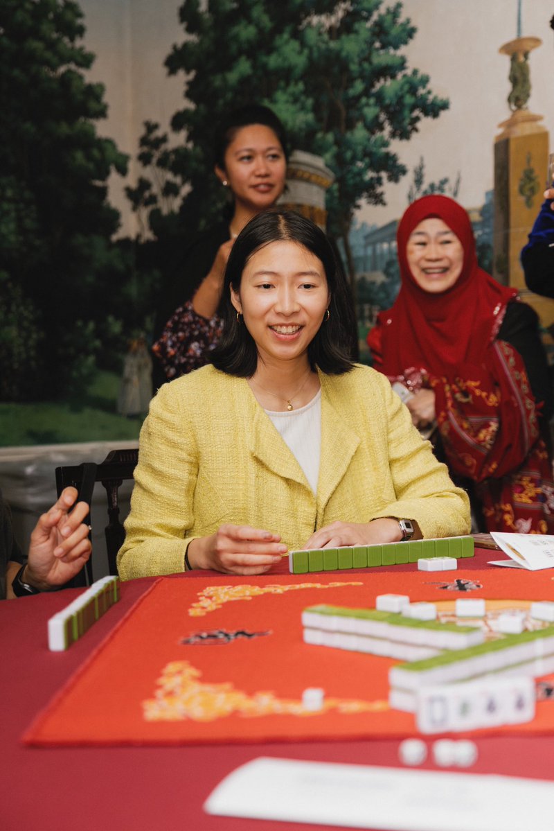NYCMayor's tweet photo. Last night, the People’s House was filled with joy and abundance as we celebrated the Mid-Autumn Festival under the glow of the Harvest Moon.

From Chinese mooncakes to Korean songpyeon and Vietnamese lanterns, East and South Asian communities bring the depth, breadth, and richness of their cultures to our city every day.

But across New York, they’re united by a shared belief: everyone deserves a seat at the table.

Happy Mid-Autumn Festival, New York City.