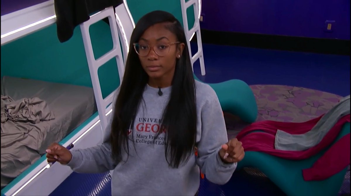 89razorskate20's tweet photo. Taylor asking us, if we like her hair #BB28 if she should keep straight or curl it! https://t.co/KeopiaC0SI
