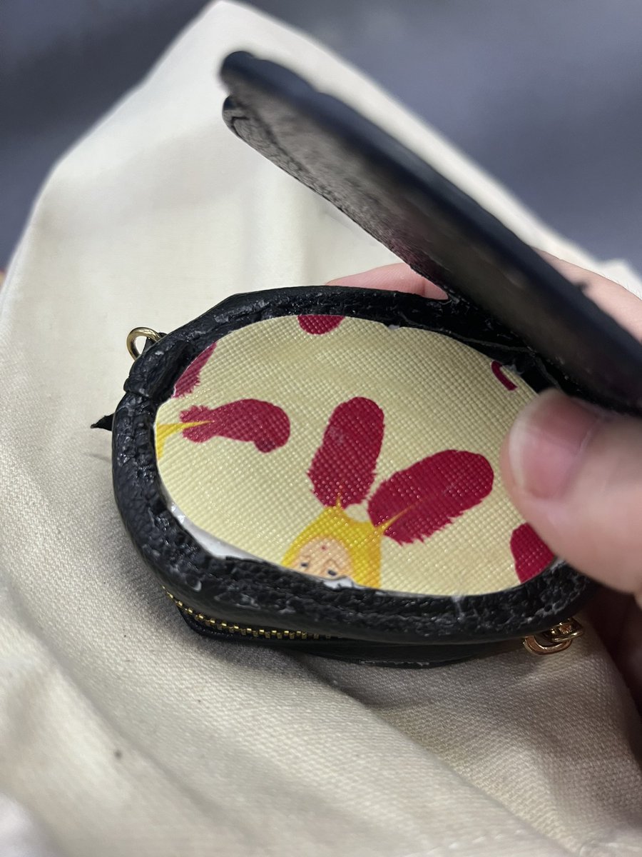 sumika_1107's tweet photo. キティちゃんぶっ壊れてこびとづかん？出てきたんだが····· https://t.co/wspNB5e0pk