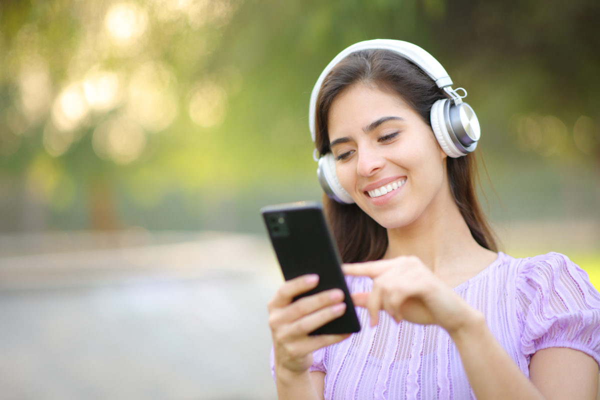 BentleyBut5er4's tweet photo. Just stumbled on a lo-fi track that turns my boring commute into a chill vibe—music’s the best co-pilot for small moments https://t.co/5kR8gwZqrX