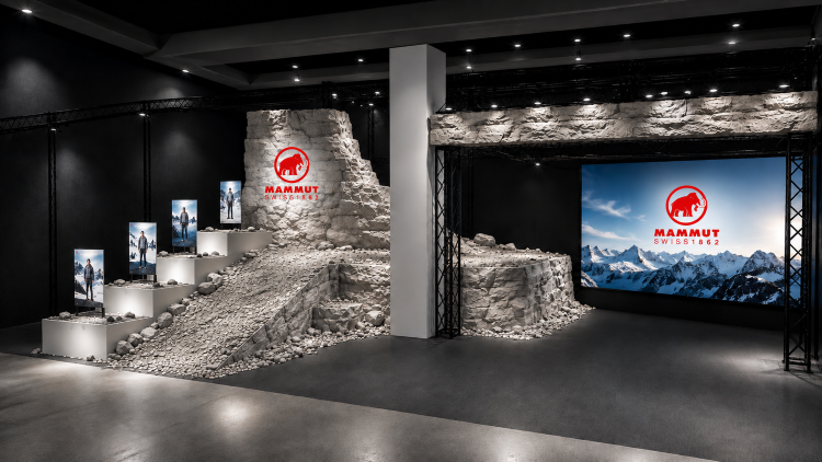 FASHIONHL's tweet photo. How Does Mountain-Born Function Enter Fashion?

→https://t.co/6tpt82ToZq

JUNYA WATANABE reinterprets MAMMUT’s alpine heritage through clothing. Hiroshi Fujiwara’s fragment turns to avalanche safety.
Two collaborations, two approaches to bringing mountain-born function into fashion and culture.

#MAMMUT #JUNYAWATANABE #fragmentdesign #MAMMUTINNOVATION