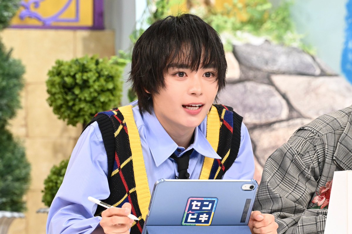 ChukyoTV_PR's tweet photo. ——線を引くだけクイズ #センビキ—✍️🏻
　　📅10月7日㊌よる7⃣時放送🖍

🟦なにわ男子ペア
　大西流星＆道枝駿佑

マネージャーからセンを引くだけの
簡単な番組とだけ聞かされてやって来た２人✏

誰も思いつかなかった見事な回答で
スタジオを沸かせる🔥
勢いで決勝まで勝ち上がれるのか!? https://t.co/x1Zgv2st8S