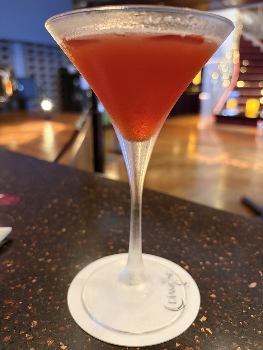 sevenseas02's tweet photo. ワン・ナイト・ショー
やっぱりいいわぁ
カッコイイわ
カクテル🍸はバイ・バイ・サンキュー・ガール
#矢沢永吉
#永ちゃん
#E_YAZAWA
#EIKICHI_YAZAWA
#YAZAWA
#DIAMONDMOON
#DIAMOND_MOON https://t.co/XTVsjI1j63