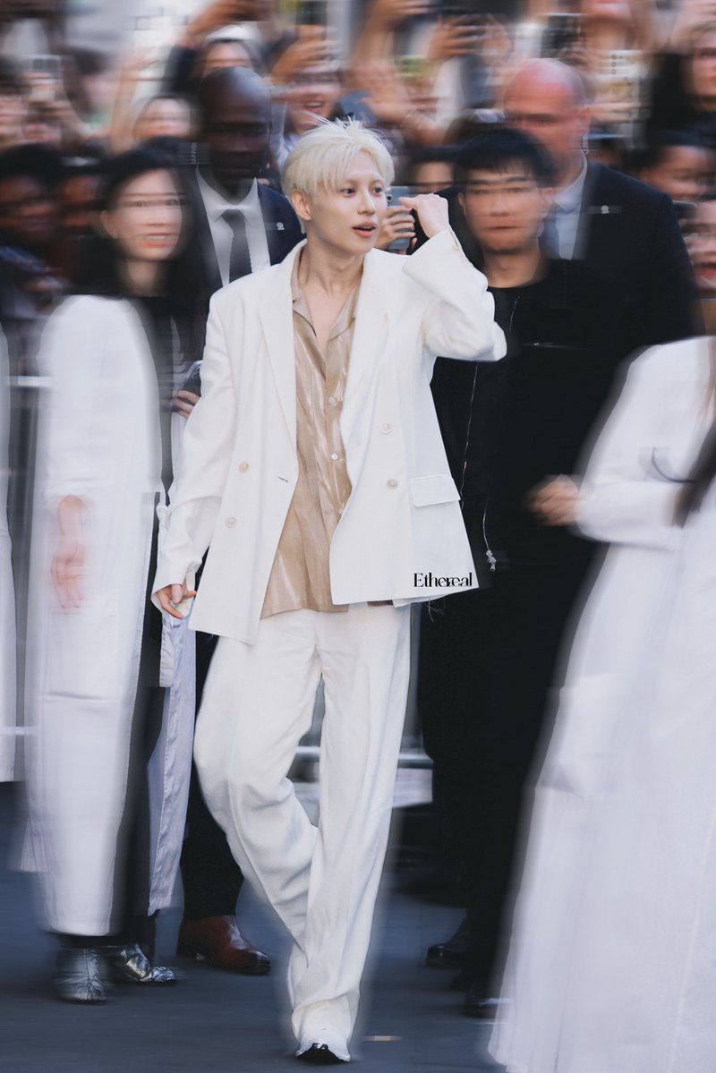 Ethereal_718's tweet photo. 𝟐𝟔𝟎𝟗𝟐𝟗 

심쿵했어💖💖💖

#태민 #TAEMIN #テミン #泰民 
#TAEMINxMaisonMargielaSS27
#TAEMINxMaisonMargiela
#MaisonMargiela https://t.co/uxWrb8Krzv