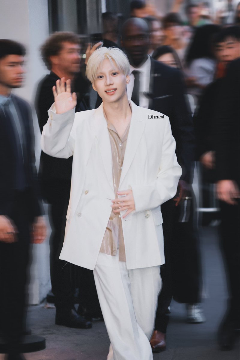 Ethereal_718's tweet photo. 𝟐𝟔𝟎𝟗𝟐𝟗 

심쿵했어💖💖💖

#태민 #TAEMIN #テミン #泰民 
#TAEMINxMaisonMargielaSS27
#TAEMINxMaisonMargiela
#MaisonMargiela https://t.co/uxWrb8Krzv