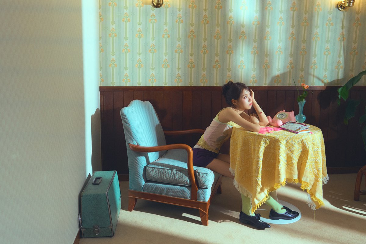 Rothy_official's tweet photo. Can’t you see I’m calling you? 

로시 (Rothy) New EP ‘FLAT’
2026.10.08 6PM (KST)

#Rothy #로시
#FLAT #플랫
#EGOGROUP https://t.co/BawNoXriBW