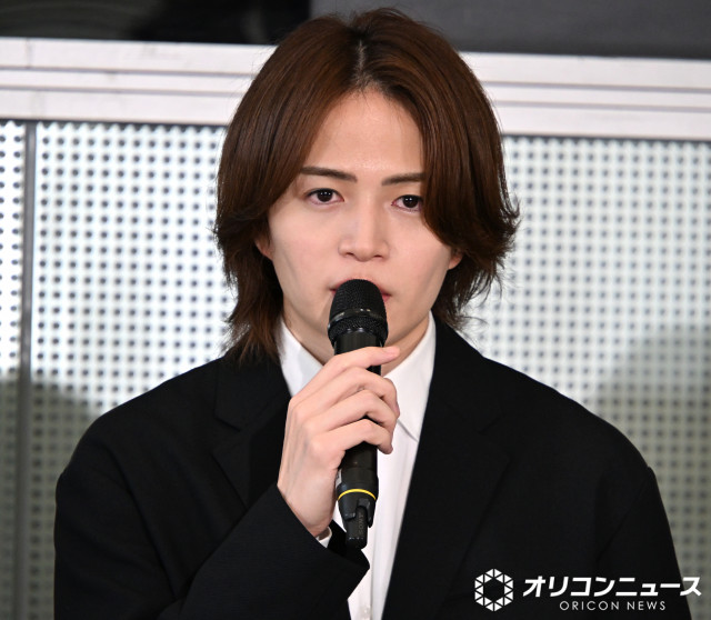 livedoornews's tweet photo. 【回答】菊池風磨、アイドルとは「背中を押してもらえる存在」
https://t.co/65q5obmQ19

会見の最後にアイドルとは、という質問が。菊池は「一つ言えるのは、とにかく真っすぐで、前向きで、決してネガティブなイメージがないのがアイドルだと思います」と語った。 https://t.co/7d1eTuhDSw