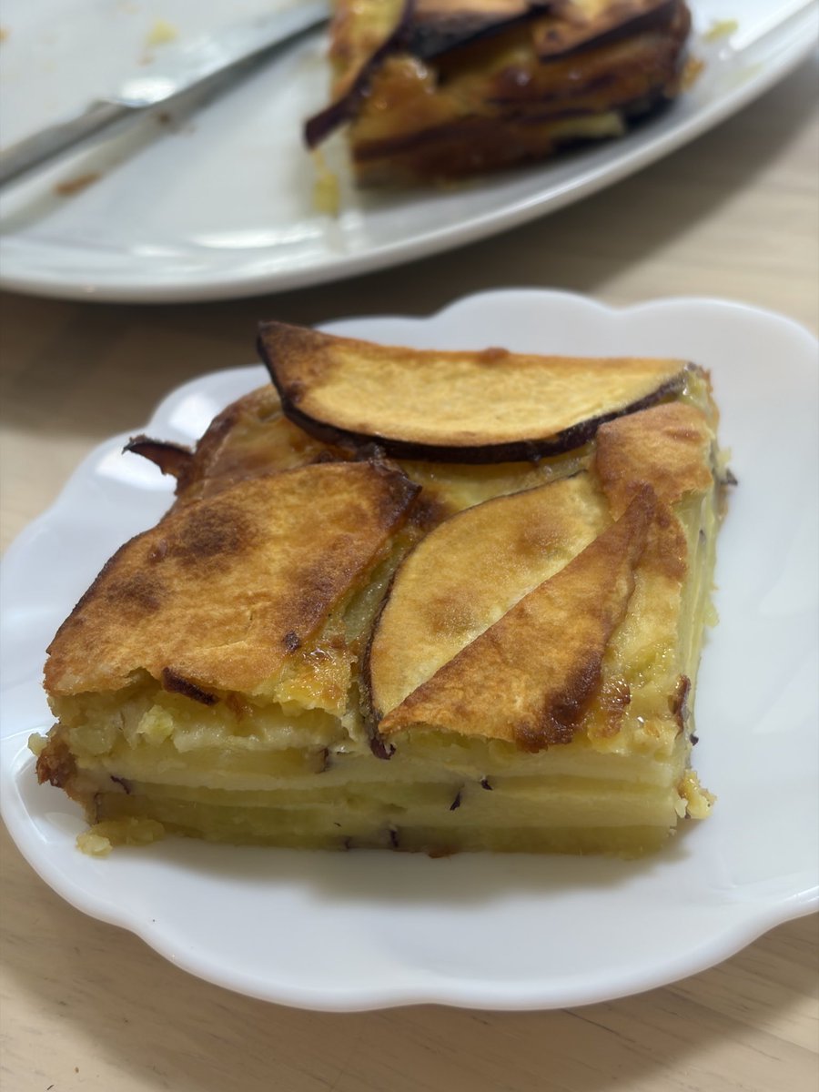 msk_a_max's tweet photo. 3時のおやつ
さつまいものガトーインビジブル
米粉で作ったよ
なかなか美味しかったね https://t.co/hZstYoYtw1