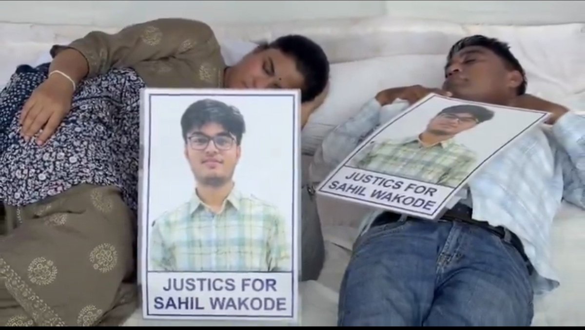 _kumbhkaran's tweet photo. They can't even write "justice" correctly!! 

Meanwhile 

> Father : Bank employee
> Mother : Gov teacher
> Son : UG student of IIT Bombay 

Look what reservation has done to this country!! https://t.co/u6bnalcBiG