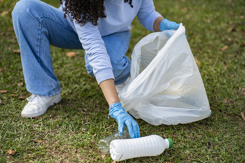 JudithOrti2jfw's tweet photo. [Join our neighborhood clean-up this Saturday 9AM at Central Park! Bring gloves u0026 water—we’ll spruce up our block together!] https://t.co/lMvSOIMOlK