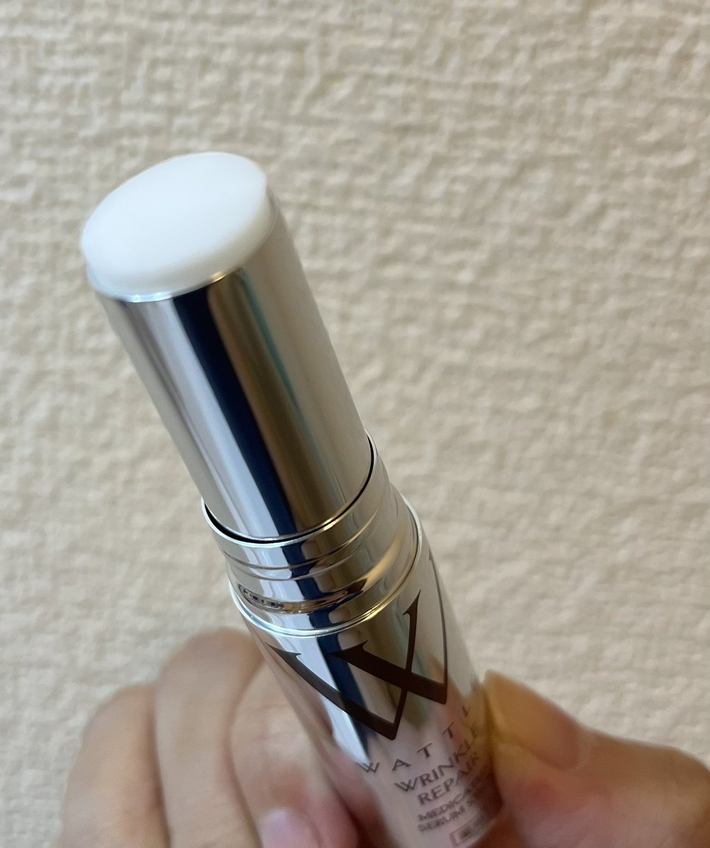 maria97076336's tweet photo. モニターステーションのモニターキャンペーンでもらった WATTLE 薬用リンクルリペア美容液スティックのレビューです。
日中に乾燥を感じたとき、手軽にピンポイントで保湿できます。手を汚さずに気になる部分へサッと塗れる操作性の良さが魅力的。
#モニターステーション #PR https://t.co/pqk2EoSY49
