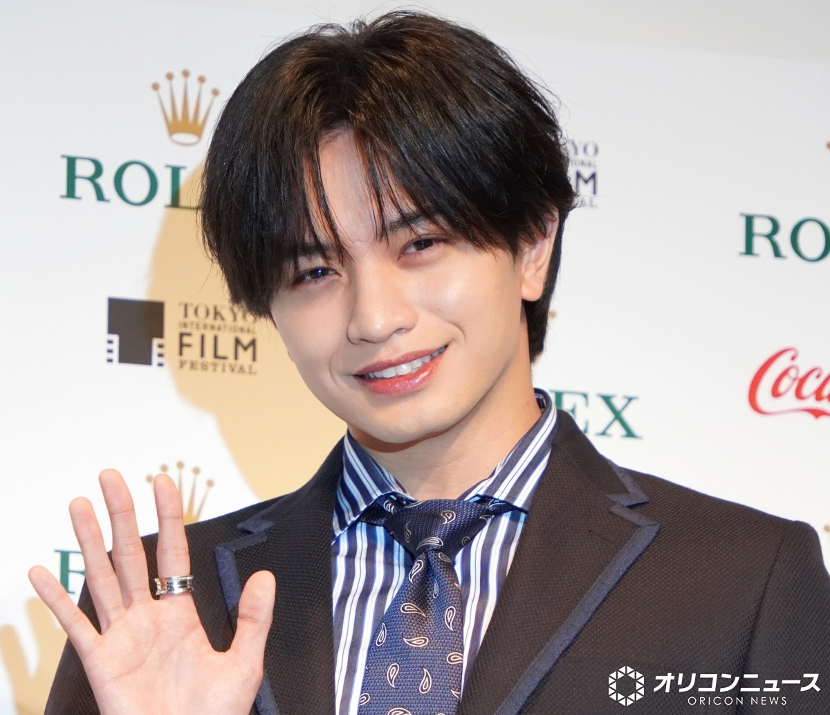 oricon's tweet photo. 中島健人、選びがちな映画は“愛”❤️
「味わえなかった青春を味わいたい」
⠀
日本の映画の強みも語った
「僕の祖父が役者をやっていたのですが…」
https://t.co/EqK1QDjwcy
⠀
「第39回東京国際映画祭」ナビゲーターに就任
📸TIFF記者会見に出席
⠀
#東京国際映画祭 https://t.co/eP6cVq1bl8