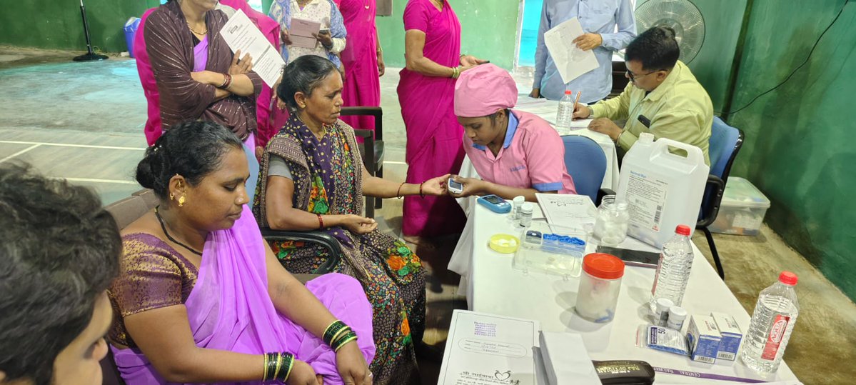IRIEEN_OFFICIAL's tweet photo. As part of #SHS2026, IRIEEN organized a Health Check-up Camp on 01.10.2026 for contractual Safai Mitras &amp; dependents at Kalsubai Sports Complex, promoting health &amp; well-being. #SwachhataHiSeva #IRIEEN #IndianRailways https://t.co/pTG2OULvqr