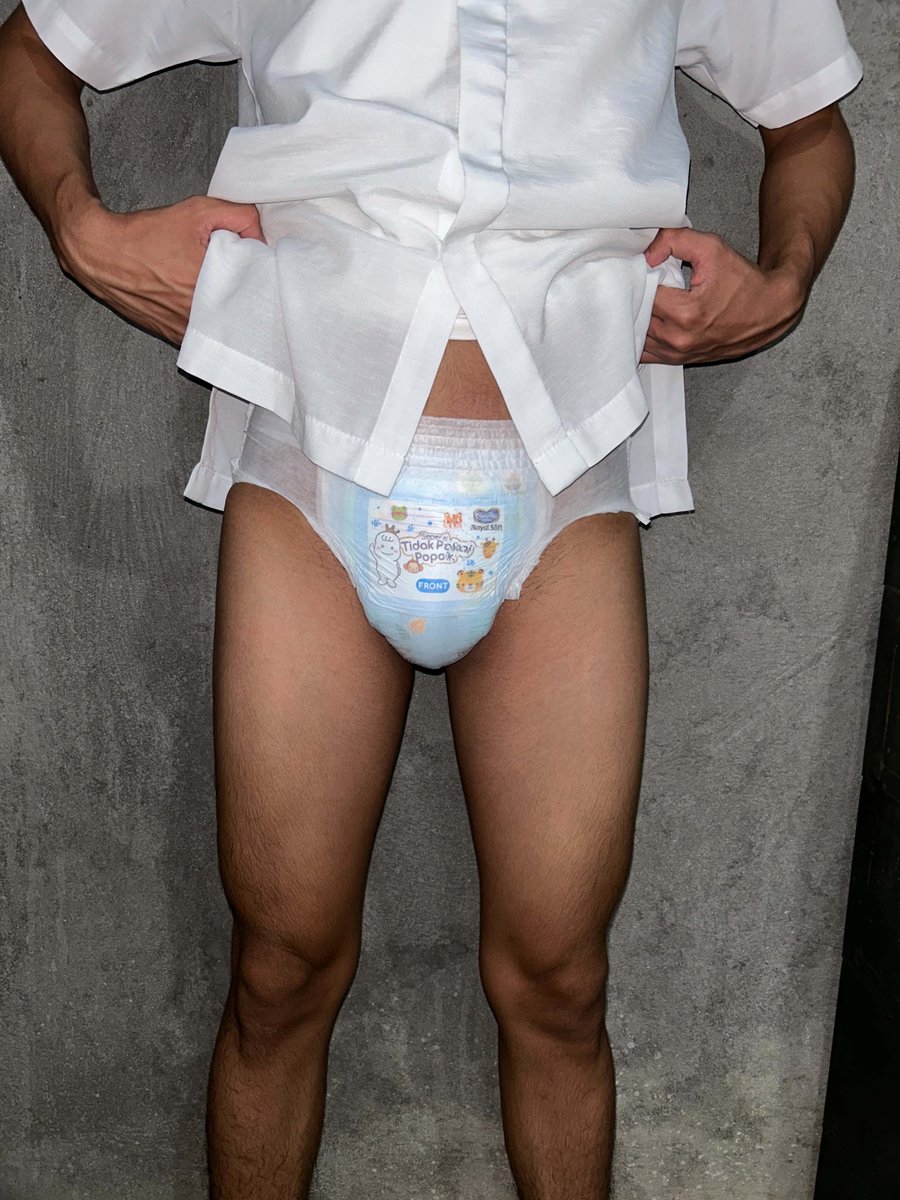 Mamypoko_boy's tweet photo. I was so excited to get home that I didn’t even take off my uniform—I just put on a diaper right away 🤭🫣 https://t.co/MR3u8OBZMl