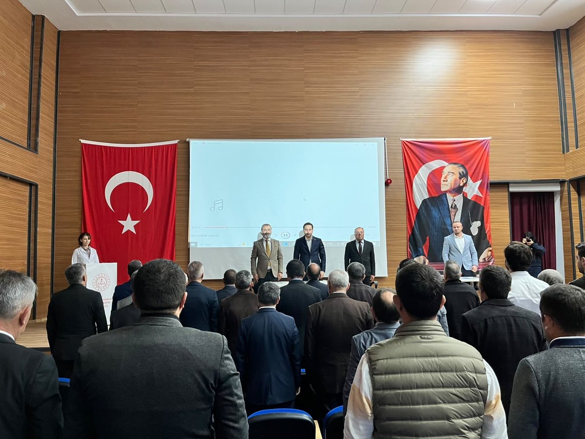 kulakaym's tweet photo. Kaymakamımız Sayın Talha Altuntaş, öğrencilerimizin güvenliğinin sağlanması ve güvenli eğitim ortamlarının oluşturulmasına yönelik çalışmaların hassasiyetle yürütülmesinin önemine dikkat çekti. https://t.co/IBS18VZ1wi