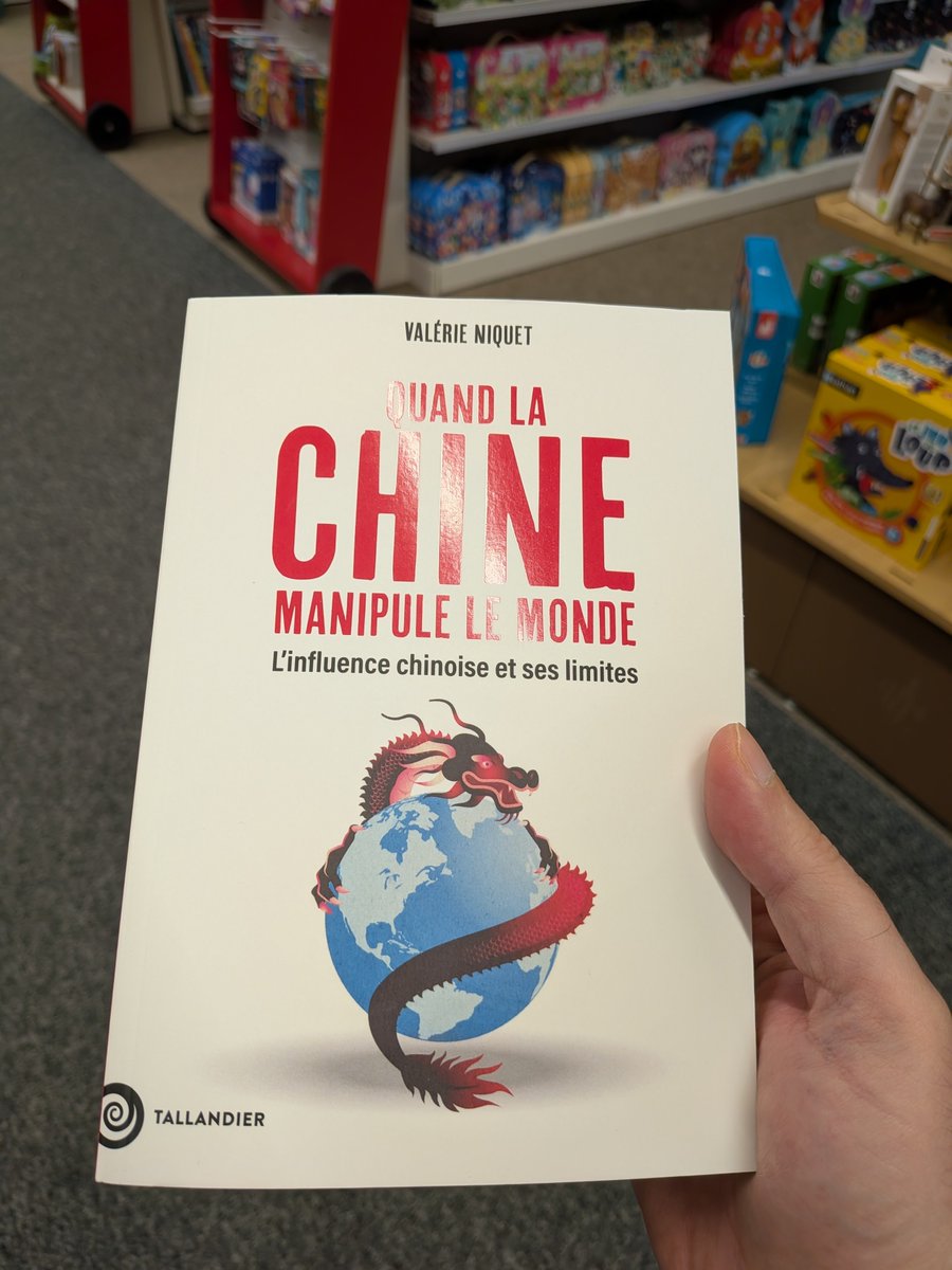 NvHapAf's tweet photo. @VNiquet @Ed_Tallandier Acheté à l'instant au #FuretduNord à Lille! Hâte de commencer votre ouvrage. https://t.co/0cW51YTpbf