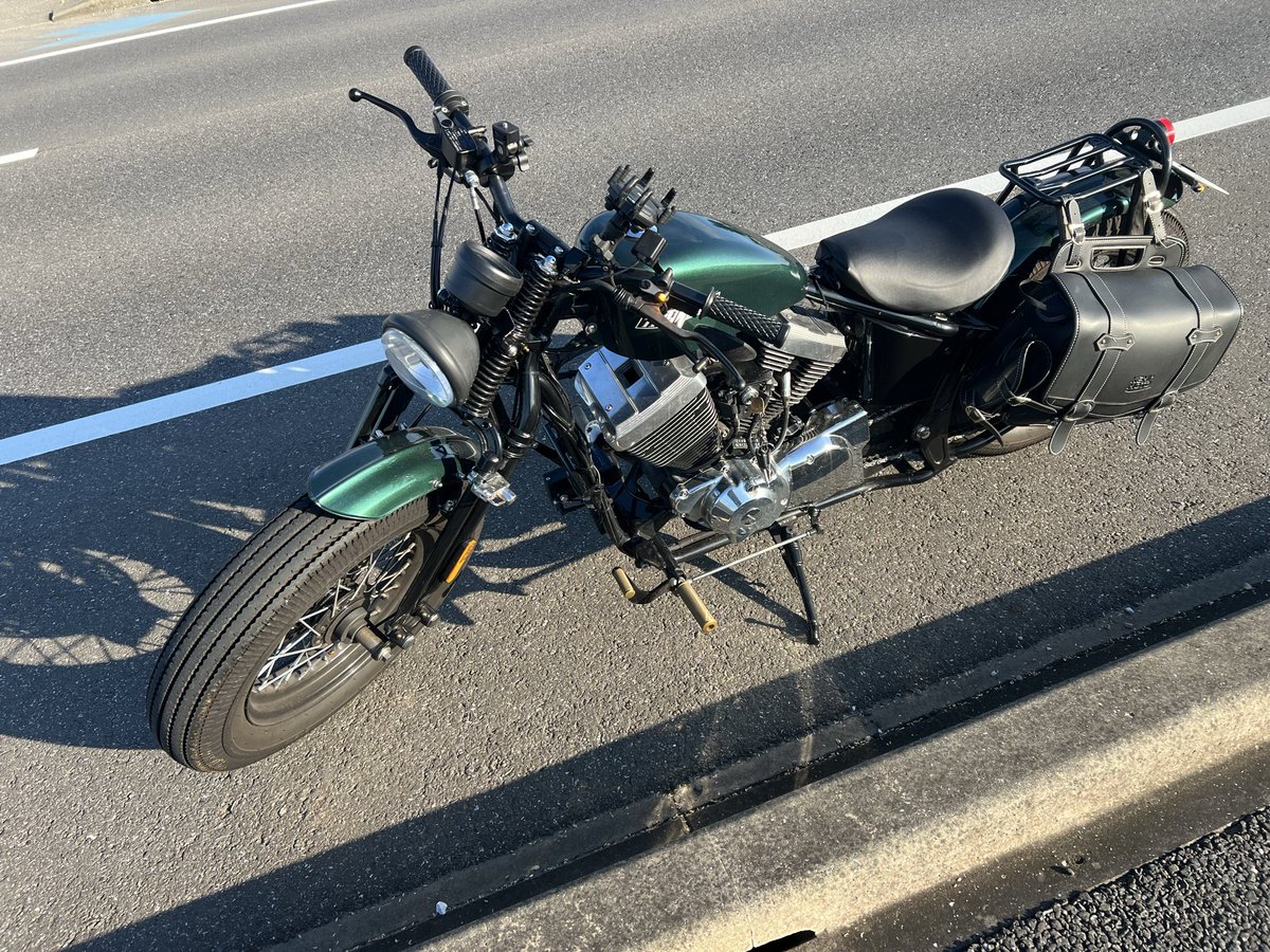 okazy5's tweet photo. なんかバイクの調子が悪い
アイドリング中にエンストする
エンストしなくてもパスンパスンいってる
ちょっと気になるので今度の日曜日に検査入院させます
プラグが汚れているとかの軽い症状ならいいんだけどなぁ〜

#サンダー250 https://t.co/aOJSpqj3VN
