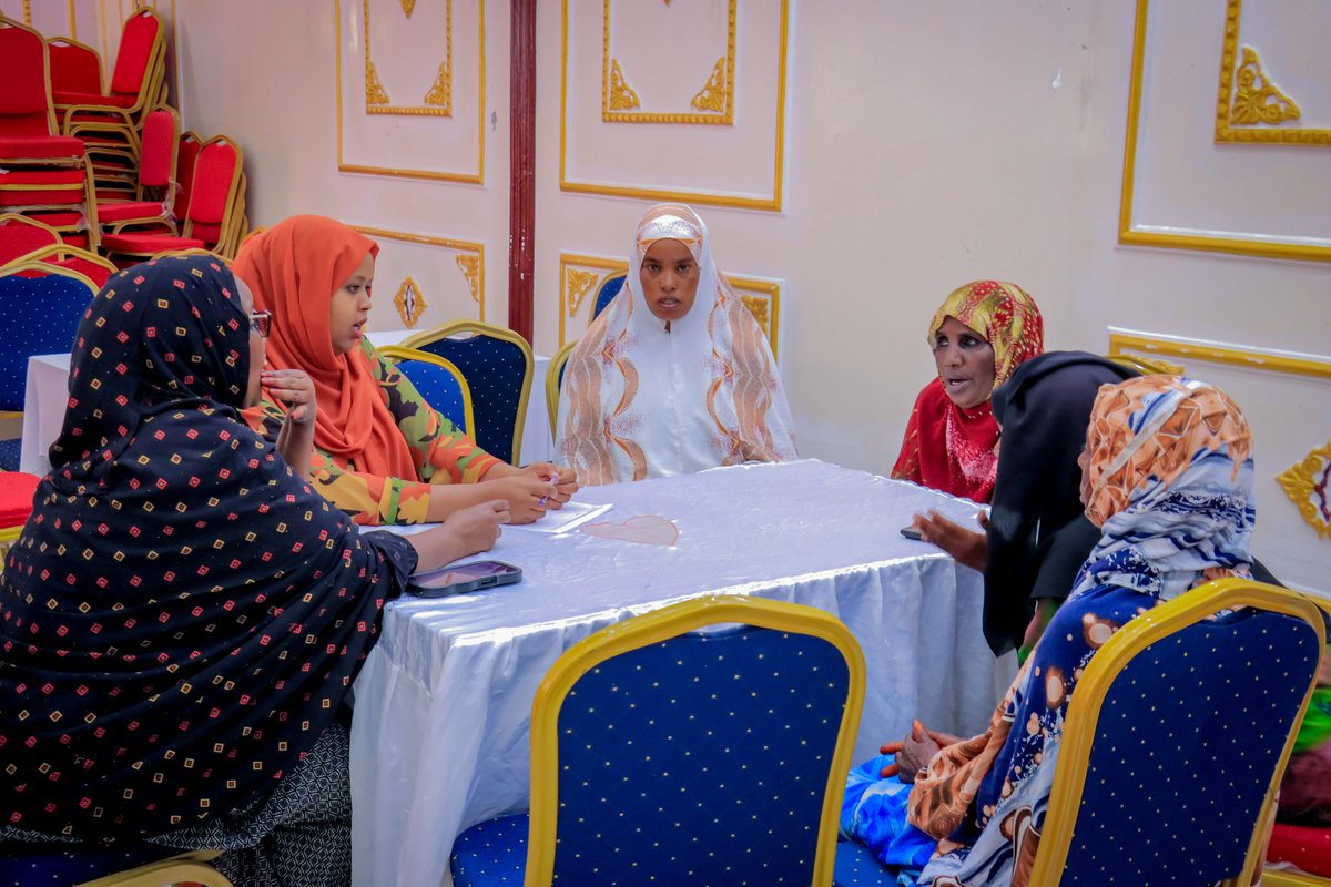 NAFIS_NETWORK's tweet photo. NAFIS Network concluded the final community consultations of the Intergenerational Dialogue Project in GEBILAY and GARBAHADLEY, focusing on stronger intergenerational relationships, changing social norms around FGM/C, and sustaining community-led change beyond the project. 

#FGM https://t.co/gHxNY1Bbgf