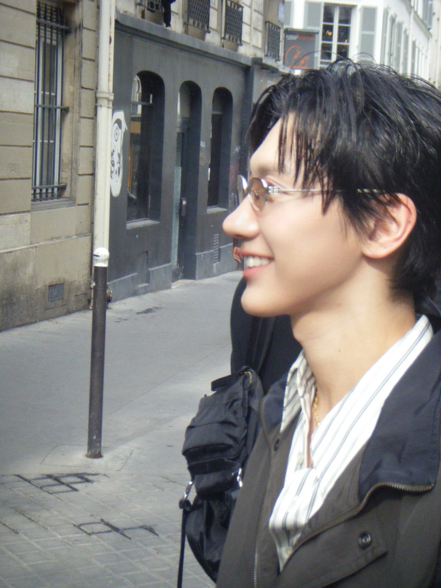TEN_offcl's tweet photo. Paris

#TEN #YSL #SaintLaurent
#SaintLaurentxTEN
#TENforYSLPFW27 https://t.co/Th6Mi9fWHQ