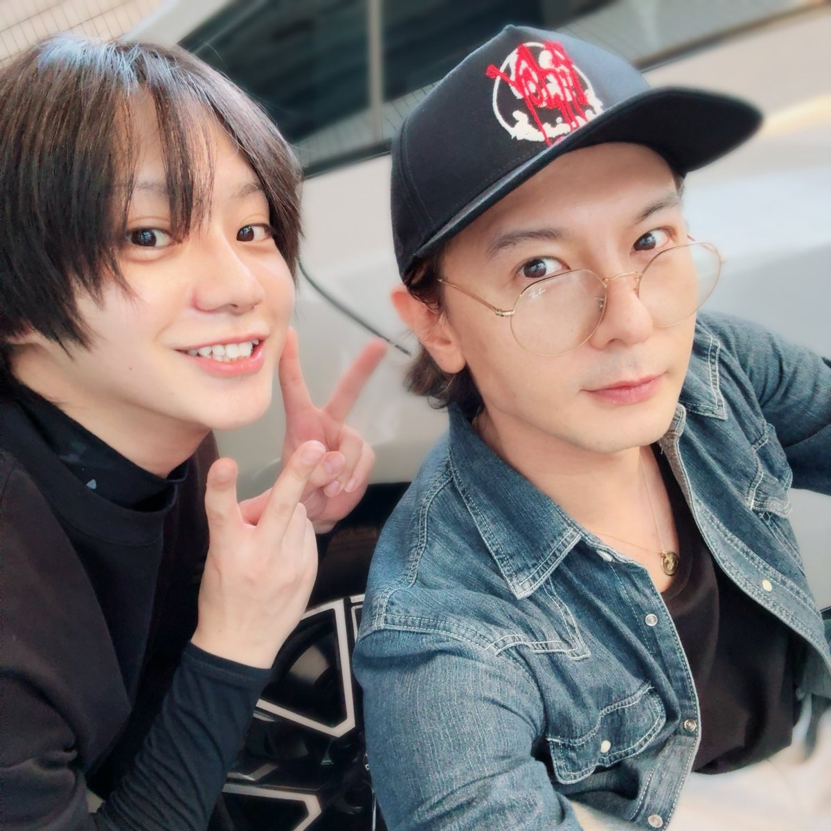 Ray_FJT's tweet photo. #じゅじゅステ 
ミザンス三日目！
かなりいい所までみえてきました！
素敵な座組だ。
そして虎杖として帰って来てくれて嬉しい！
りゅーじ！またよろしくね♪
てな写真を撮りまーした！
#fujitaray #dustz https://t.co/Xfm5XshcVc