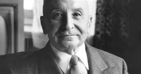 CitaroCapacityL's tweet photo. « L' "État-providence" n'est qu'une méthode pour transformer l'économie de marché, étape par étape, en socialisme. »
Ludwig von #Mises https://t.co/QsgjAuUgbW