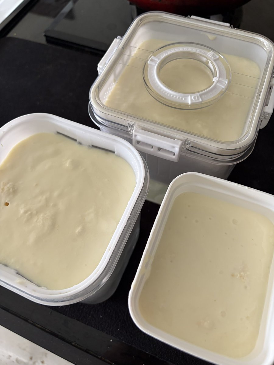 rishabmishraa's tweet photo. Give a gymbro a tub of Epigamia Greek Yogurt and he won’t be able to afford it the next day.

Teach him how to make it himself and he will wake up with a set of rock hard abs in six months. https://t.co/ee4dwUs2SH
