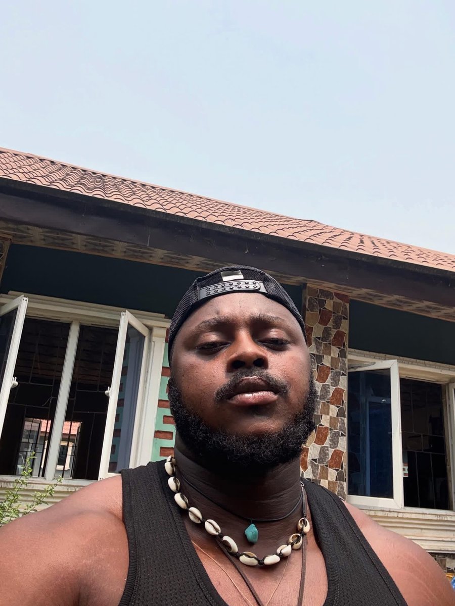 Jahclintbillio1's tweet photo. I stay away from trouble not because I’m scared but because I don’t wanna regret my actions.

Na me know wetin I don see for this life 

Happy Independence Nigeria 🇳🇬 https://t.co/4ZjPyrkU5b