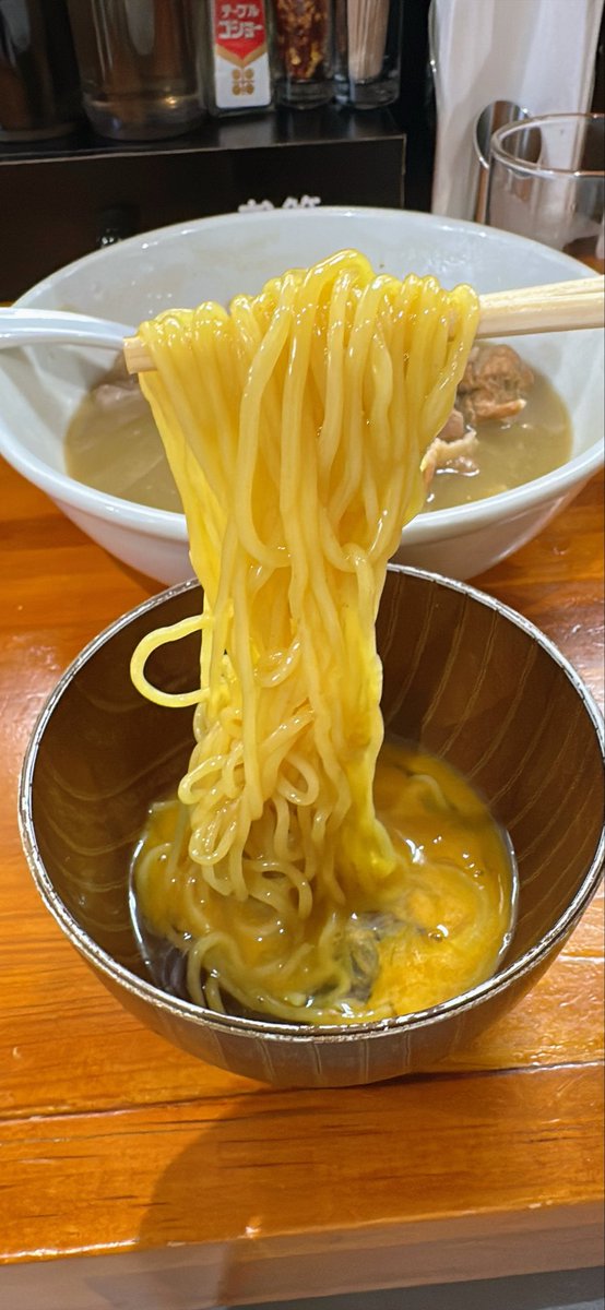 Magata27559's tweet photo. #2026年258杯目
#一条流がんこラーメン金町
#千葉県産地ハマグリ10kgの100SP
#味変用つけ玉オーダー
#メンバーサービス初のめんま
#X予告見て予定変更で訪問
#ハマグリの香りスープひと口
#悪魔肉とチャーシュー
#金町ラーメン
#ラーメン激戦区金町
#がんこラーメン https://t.co/YlsyO7qvFM