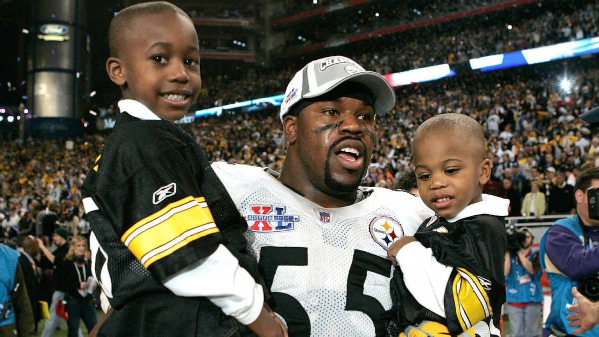 TomlinSteelers's tweet photo. Art Rooney and Omar Khan once again show they are cheap bastards.

You drafted a hometown kid who WANTED to be a Steeler, watched him develop into one of your best young players, refused to pay him and then shipped him to Dallas. BALL OUT IN DALLAS JPJ !! https://t.co/raQbDOWtiN