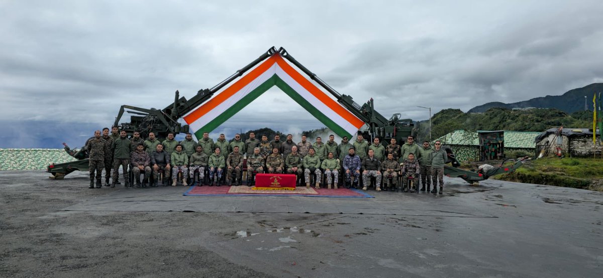 HQ_IDS_India's tweet photo. Officers of #DSTSC09, #MILIT undertook a five-day Forward Area Tour across diverse operational theatres including Ladakh, Sikkim, Naval formations at Goa & Karwar, Andaman & Nicobar and South Western Air Command. 

Five groups of participant officers, including 20 Student Officers from Friendly Foreign Countries, accompanied by Directing Staff, visited these operational formations to gain first hand exposure to joint operations, force integration, logistics, technology and future warfighting concepts.

The tour reinforced the ethos of jointmanship, technology-enabled operations and professional military education, strengthening understanding of India’s multi-domain operational environment.

#ProfessionalMilitaryEducation

@DefenceMinIndia 
@SethSanjayMP 
@SpokespersonMoD 
@MIB_India