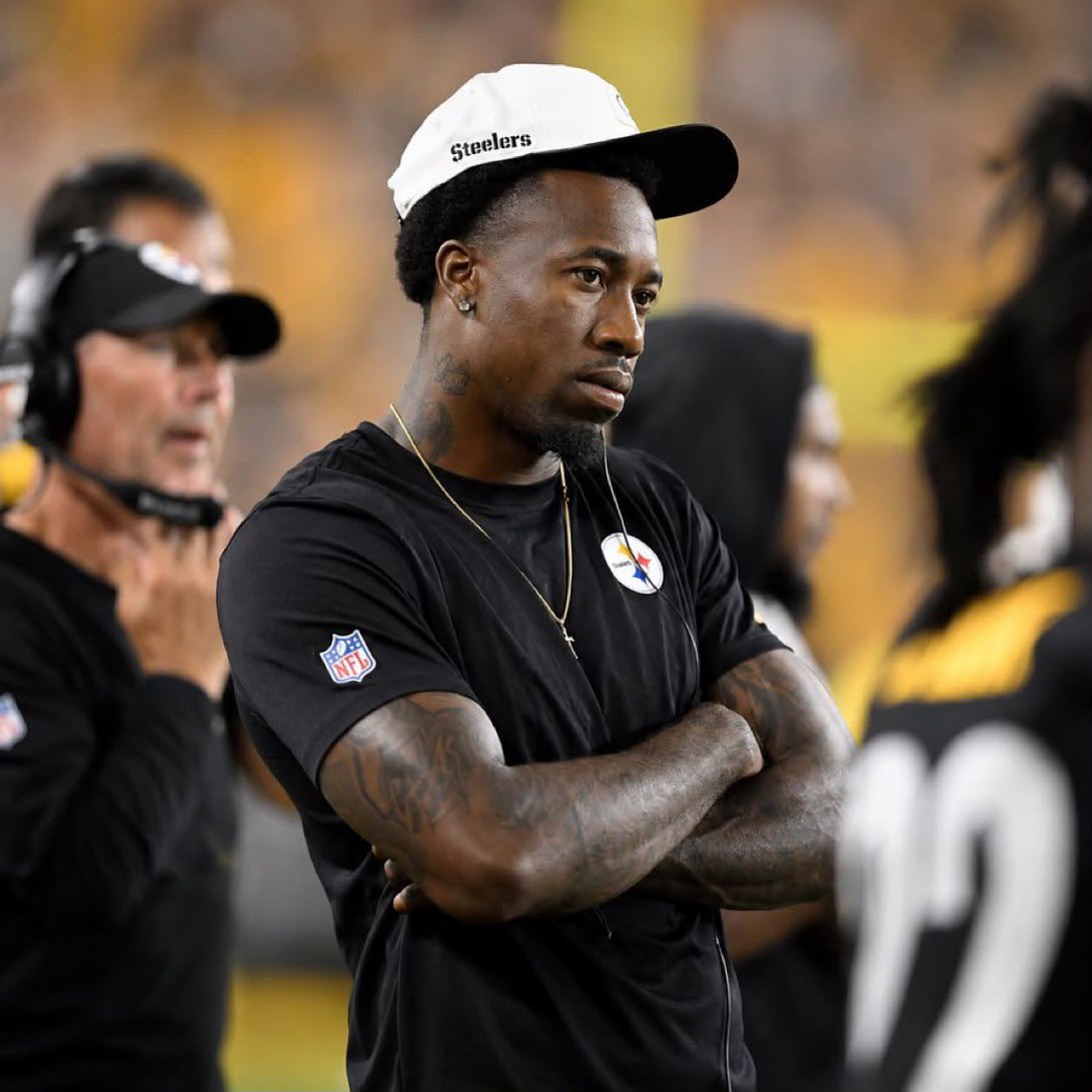 MySportsUpdate's tweet photo. Here’s why the Steelers are now trading Joey Porter Jr. to Dallas:

Pittsburgh never made a serious effort to extend Porter Jr. during the offseason, then made a last-minute push before the season that went nowhere.

They hoped to hide behind their policy of not negotiating during the season, but that wasn’t something JPJ was willing to accept.

The Steelers ultimately backed themselves into a corner and had no choice but to trade him. In the end, the #Cowboys are the beneficiaries.