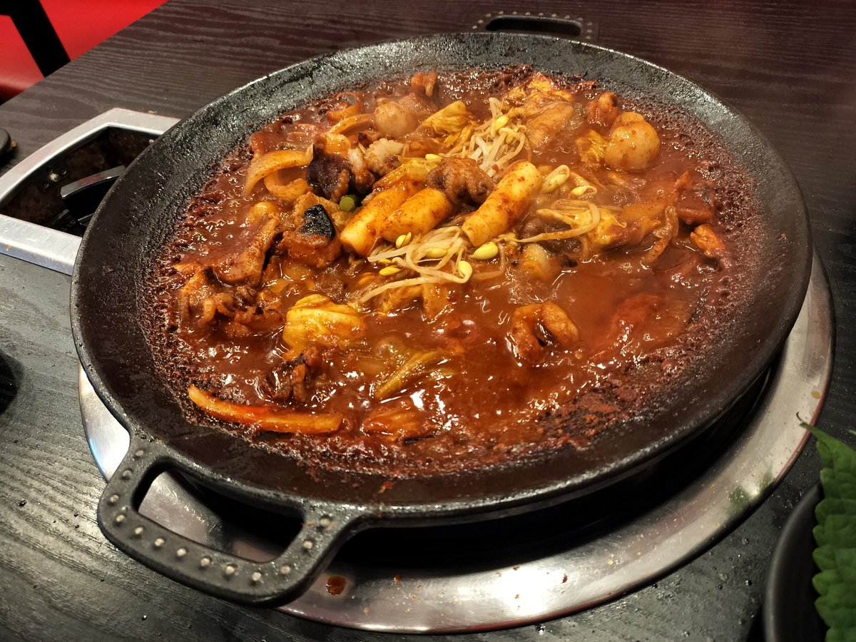 R_1255's tweet photo. ホンスチュクミ🐙
チュクミドサより辛さ控えめだった🔥
おいしかった～🤤 https://t.co/n5ObwX610h