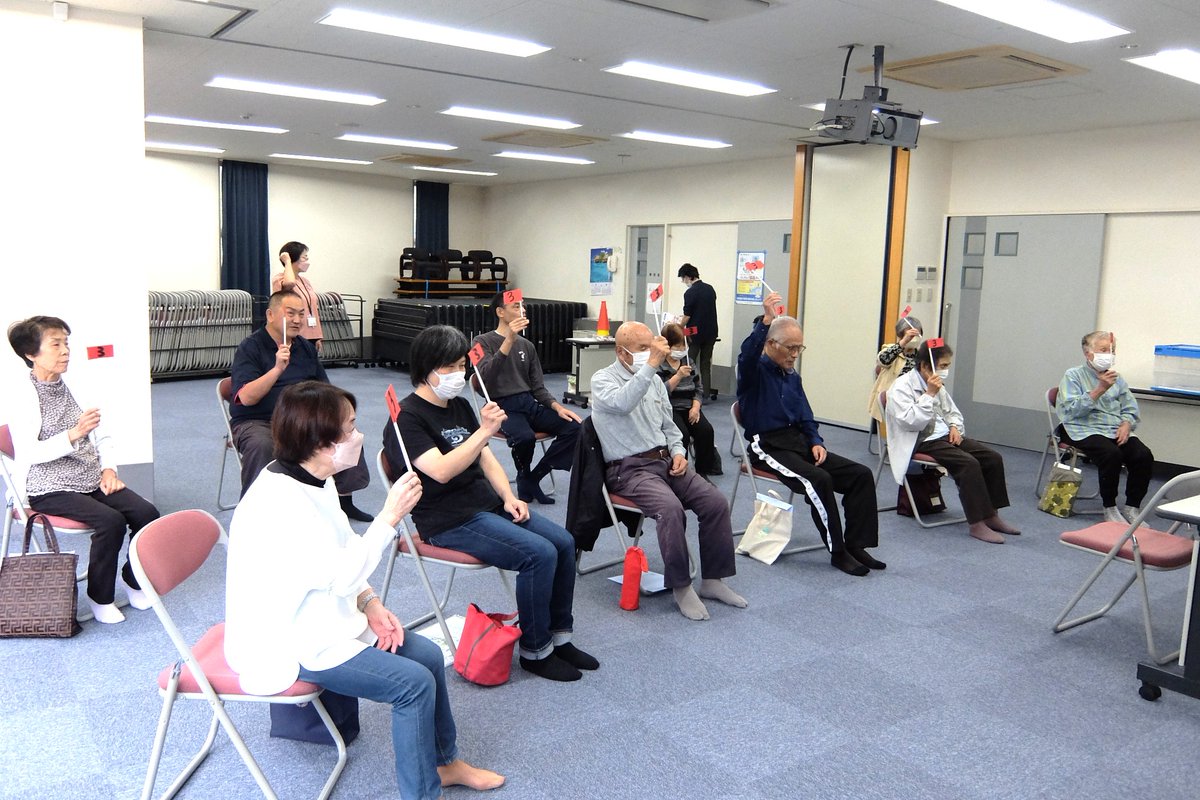 kannashakyo's tweet photo. 9月30日は「けやきくらぶ」旧中里地区を開催！ 　　　　　　　　　　　　　　　
今回は久しぶりの参加者もおり賑やかに声を掛けながら、手足を動かして注意力を鍛える課題を行いました。

#認知症予防 #健康づくり #居場所づくり https://t.co/1yMCQWNH9P