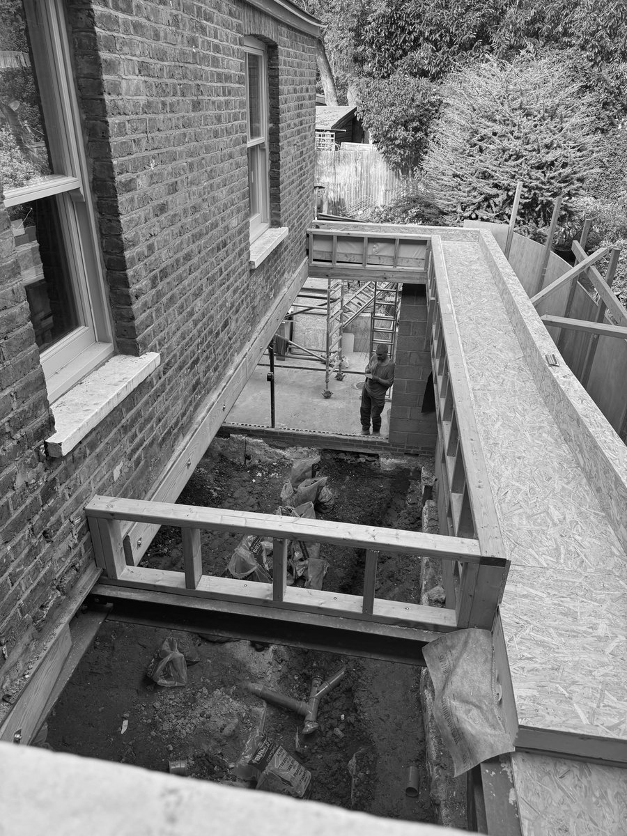 WTAD's tweet photo. Progress on site in West Hampstead, London.

#WIP #buildingsite #architect https://t.co/JRtbaXe7P7