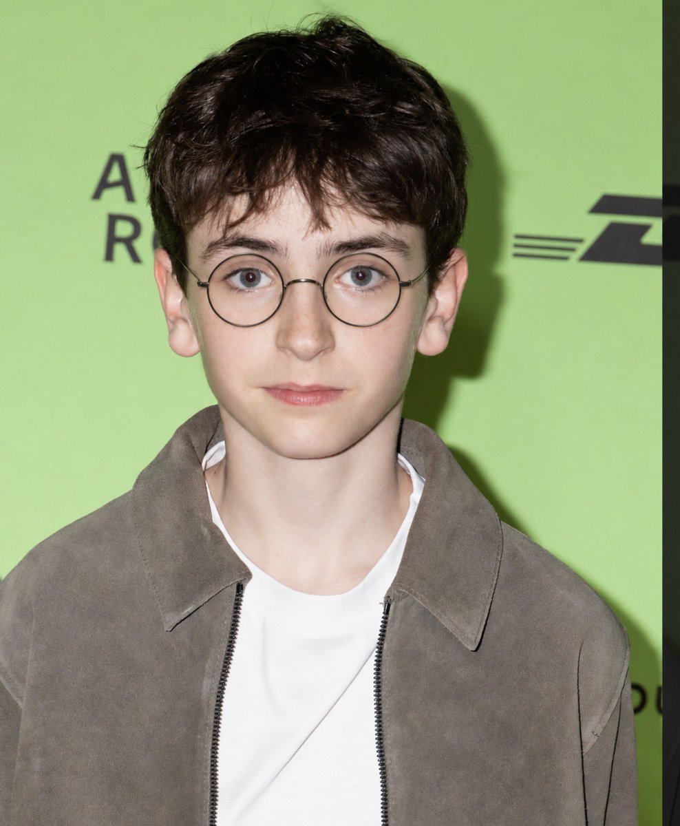 afrkml's tweet photo. Jujur IMO malah makin mirip sama visual Harry Potter di cover novelnya 😆👍🏻 https://t.co/zkJ8d1cIPB