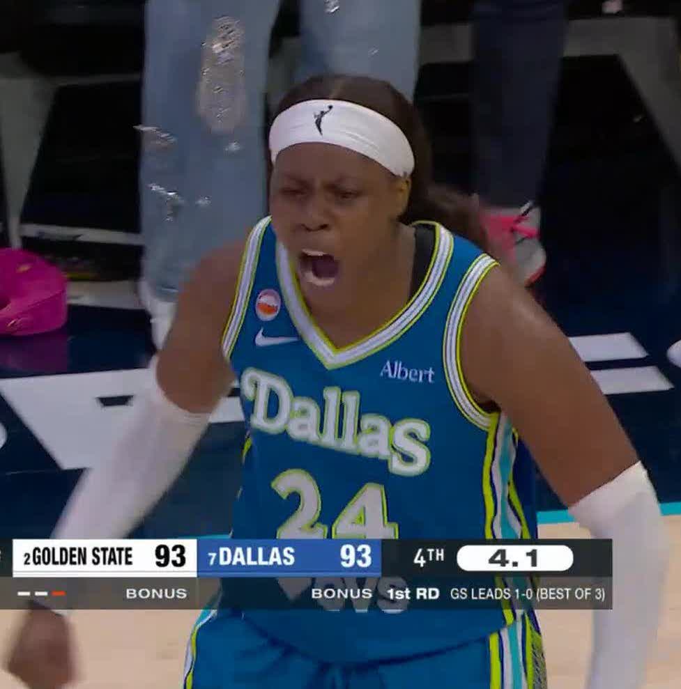 BleacherReport's tweet photo. ARIKE OGUNBOWALE DROPS 45 PTS TO KEEP THE DALLAS WINGS SEASON ALIVE 🔥🔥🔥

12-23 FG
5-8 3PM
16-18 FT
7 REB
4 AST
3 STL

MOST POINTS SCORED IN A WNBA PLAYOFF GAME ‼️ https://t.co/K1L6pwNIM6