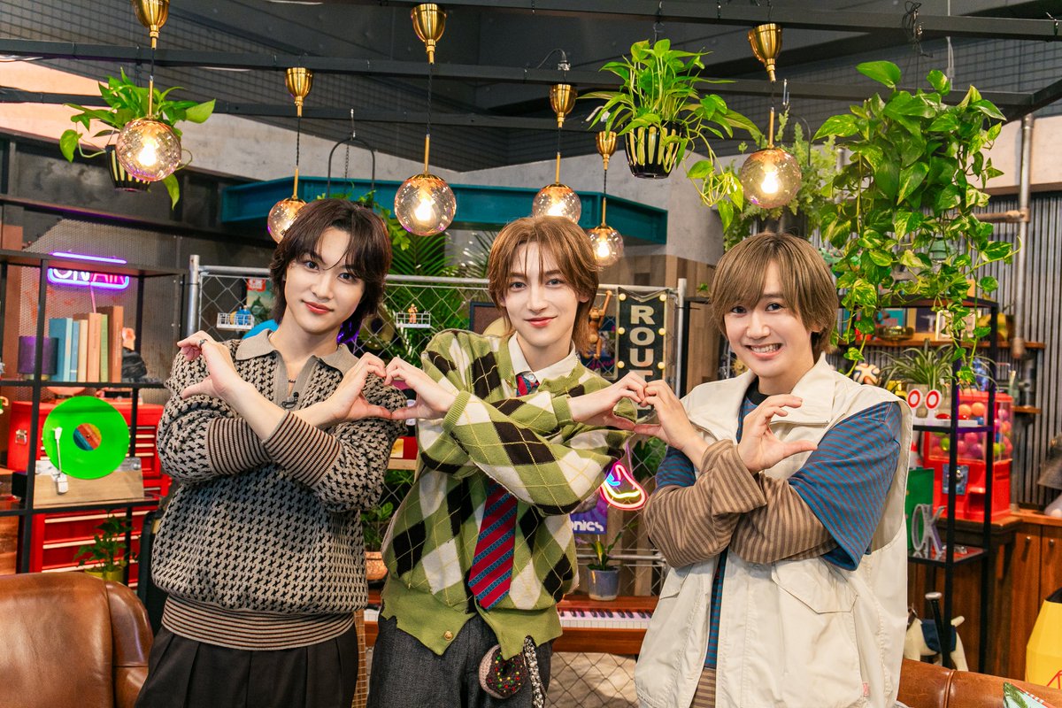 oricon's tweet photo. ROIROM、「スカパー! 30周年感謝祭」
アンバサダーに就任👑
⠀
記念番組『ロイロムチュー！』配信スタート❗
超特急カイ、バッテリィズ、オズワルド
中山雅史さん、末吉9太郎がゲストで登場
⠀
🎤本多大夢＆浜川路己インタビュー
https://t.co/HCQsSSolVA
⠀
#スカパー30周年 https://t.co/6d9AmT56PH