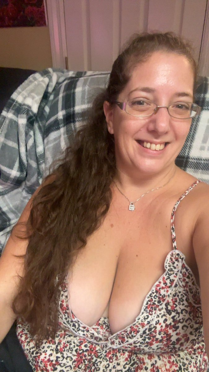 Nymphogamer420's tweet photo. Loving summer dresses https://t.co/yx2lnOcfKY