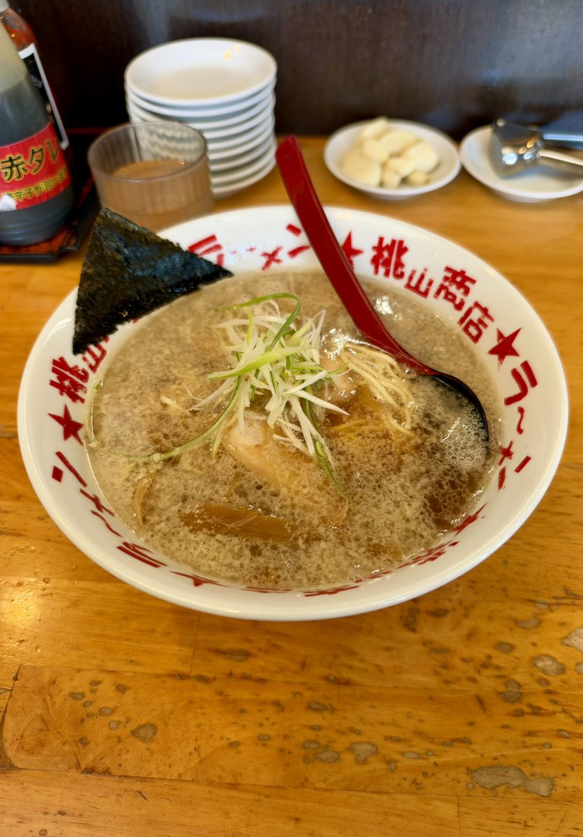 you_815r's tweet photo. 天気良かったからドライブがてら隣県にラーメン食べに行ってきた🚗³₃
久しぶりの桃山ラーメン美味い！ https://t.co/gjyLnS9XZv