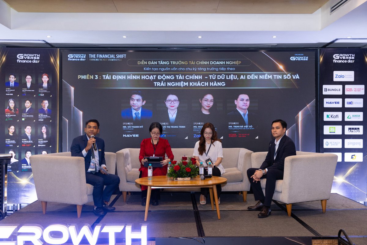zBitVietnam's tweet photo. 🚀 ZBit TẠI GROWTHVERSE FINANCE DAY 2026
Ngày 30/9/2026, zBit hân hạnh đồng hành với vai trò đối tác trưng bày tại GrowthVerse Finance Day 2026 – diễn đàn quy tụ các CEO, CFO, Founder cùng đại diện các tổ chức tài chính, ngân hàng và doanh nghiệp. Sự kiện được bảo trợ bởi SVDCA - Chi hội truyền thông số Việt Nam tại miền Nam
Tại sự kiện, zBit mang đến:
📊 Crypto Market Report – 9M/2026:
Dữ liệu, xu hướng và những chuyển động đáng chú ý của thị trường crypto trong 9 tháng đầu năm.
📚 Finance Knowledge Hub 
Từ những khái niệm cơ bản đến kiến thức chuyên sâu – giúp cộng đồng tiếp cận tài chính theo cách dễ hiểu và có hệ thống hơn.
🤝 Kết nối • Dữ liệu • Kiến thức 
Từ dòng vốn, thanh toán xuyên biên giới đến tài sản số – zBit cùng cộng đồng khám phá những chuyển động đang định hình bức tranh tài chính 2026.
The market moves fast.  Stay informed. Stay ahead. ⚡
#zBit #GrowthVerse #FinanceDay2026 #Crypto #Finance