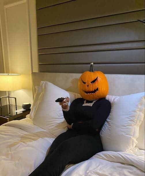 stallibob's tweet photo. It’s officially October. 😝 https://t.co/yE90bigZ2D