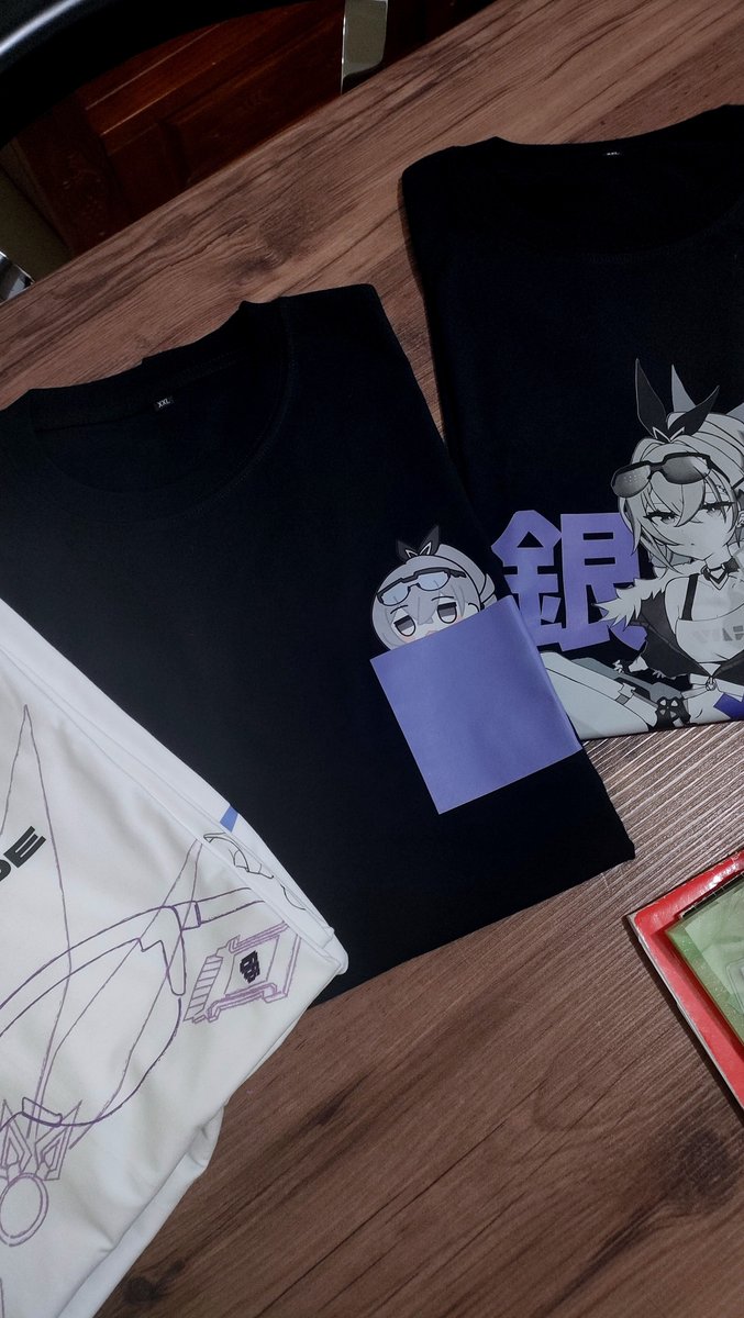 hakapi_1's tweet photo. Chatt the sample tshirt is here!! The quality is so great 😭 i die die

Will do a photo product very soon! Cant wait to show itt ✨ #cf23 https://t.co/pMPT5xTSmD