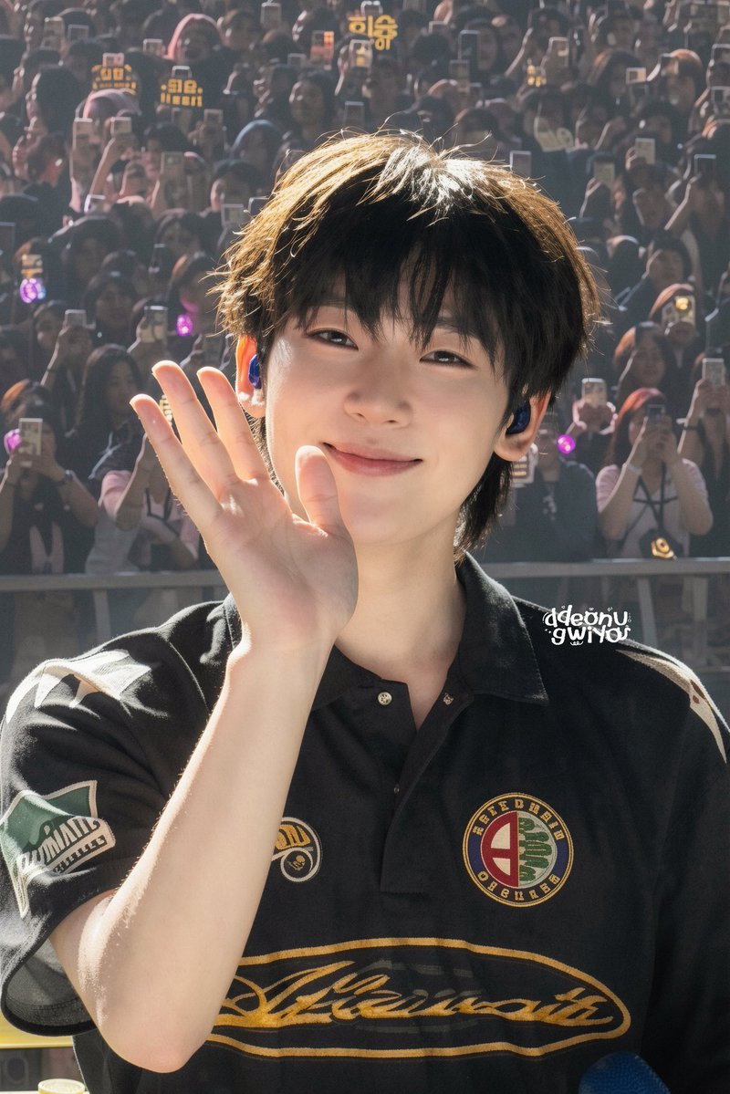 ddeonugwiyo's tweet photo. แอพ whee ปลุกชีพคืนวิญญาณภาพย้อนแสงให้นี่มาก ไม่คิดว่าจะมีโอกาสได้เห็นภาพชัด ๆ เลย เพราะมันย้อนแสงแล้วภาพพังมาก เบลอ แตก สั่น ปรับยังไงก็ไม่รอด 😭😭😭😭 https://t.co/xgCIJw1ISR