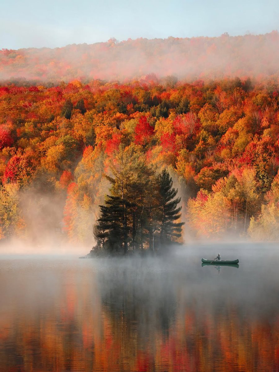 earthserenityy's tweet photo. Fall in New Hampshire https://t.co/INDpVMwXmL
