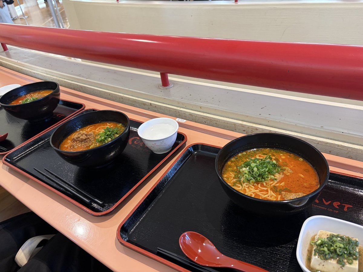 1010tyt's tweet photo. 今日みんな担々麺だった笑
初担々麺！美味しかった！！！ https://t.co/qxZuKk3xWK