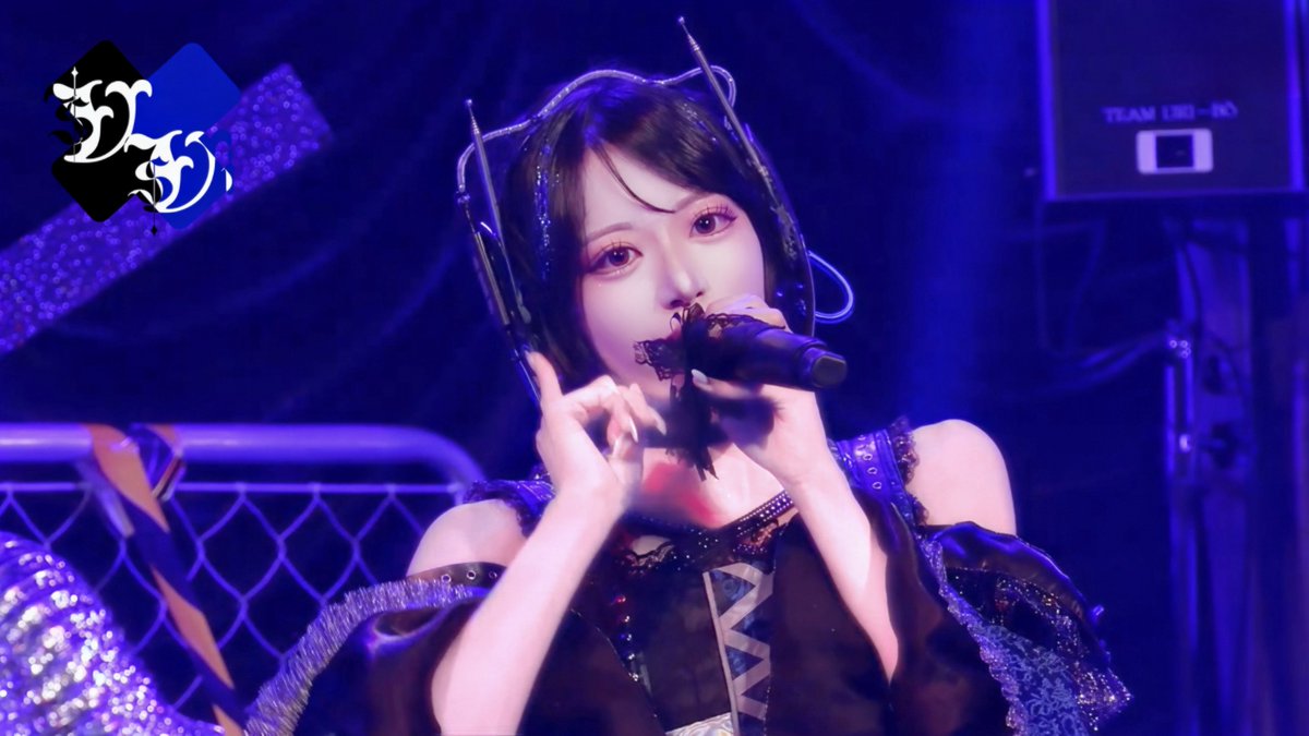 VVSiS_Official's tweet photo. 【 #VVSiS 公式YouTube更新🎥✖️】

『【LIVE MV】 『嘘つきクエッション』を投稿しました💙✖️』

▶ https://t.co/eHXWkDItqs

何が嘘で何が本当か
私たちに証明してください📢❔

#ビビシス https://t.co/cttyC3nOEk